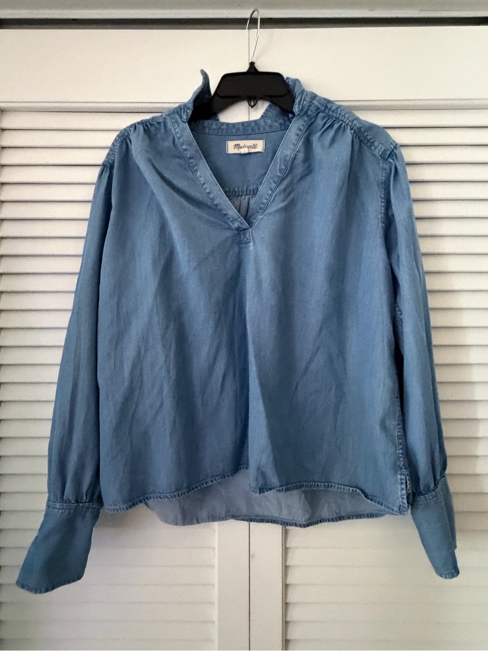 Madewell Chambray V-Neck Long-Sleeve Tunic in Light Blue